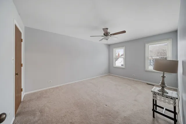 $299,900 | 2547 College Hill Circle, Schaumburg, IL 60173