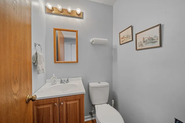 $299,900 | 2547 College Hill Circle, Schaumburg, IL 60173