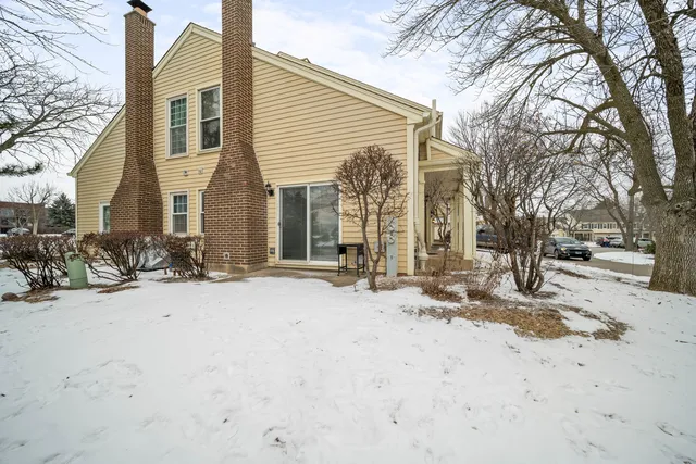$299,900 | 2547 College Hill Circle, Schaumburg, IL 60173