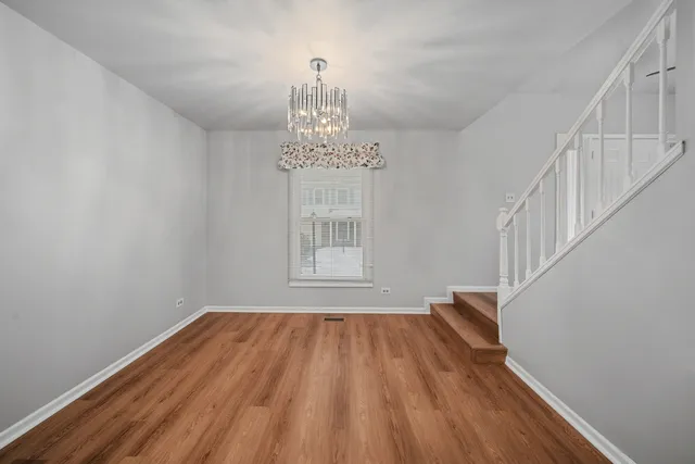 $299,900 | 2547 College Hill Circle, Schaumburg, IL 60173