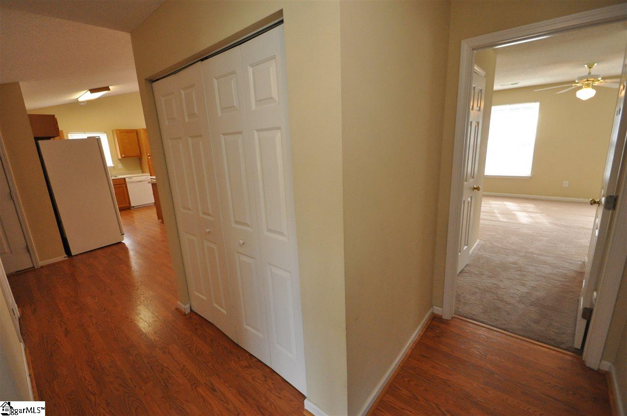 7 Sentinel Court Greer, SC 29650 - Photo 4 of 23 Gallery Image 4