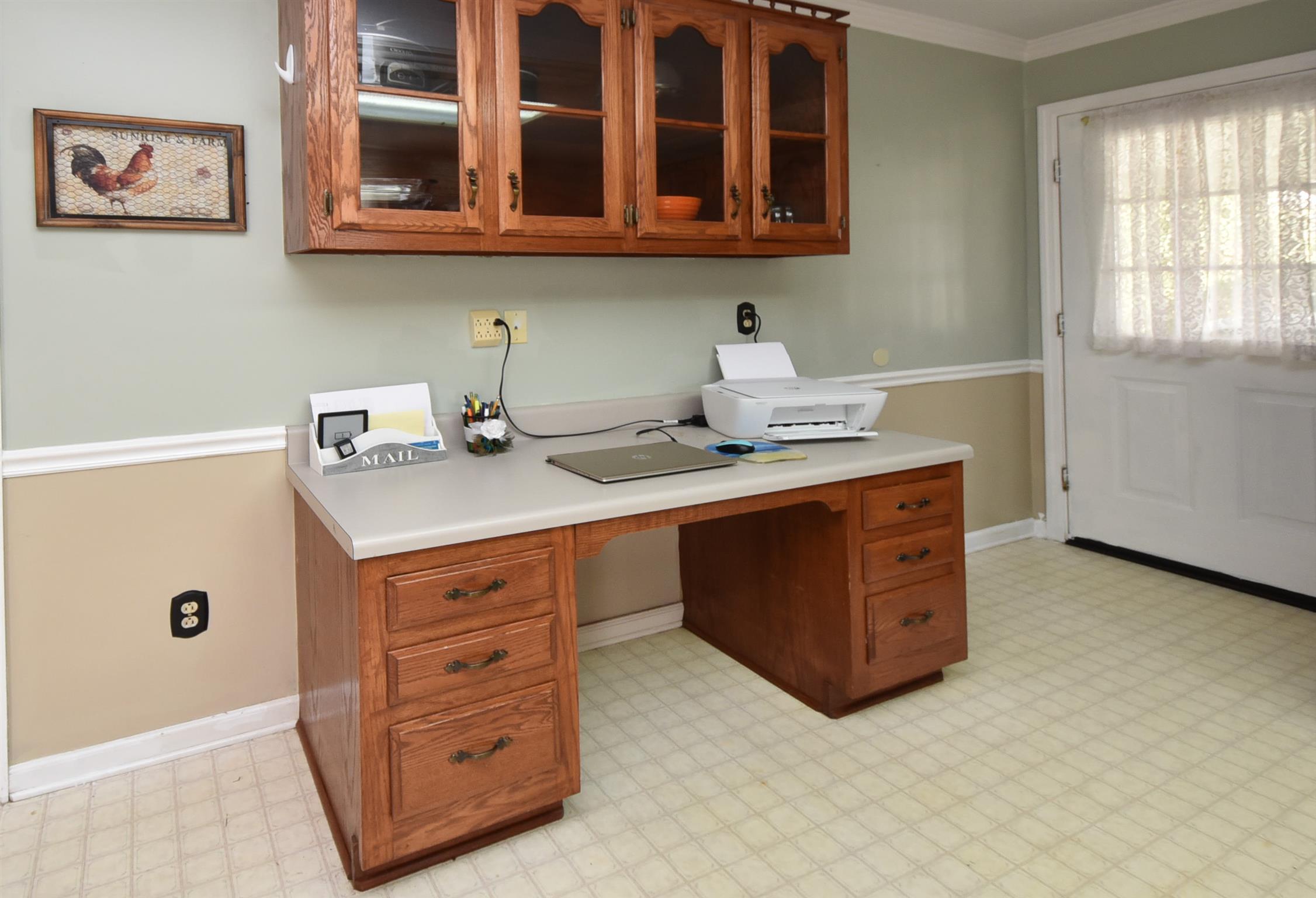 305 Paul Thompson Road Bethpage, TN 37022 - Photo 6 of 15 Work from home? Beautiful Desk convenient to the entire house!