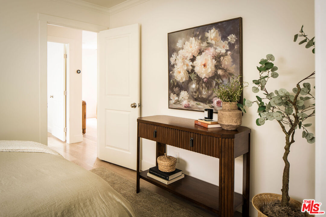 2354 Landa Street Los Angeles, CA 90039 - Photo 12 of 25