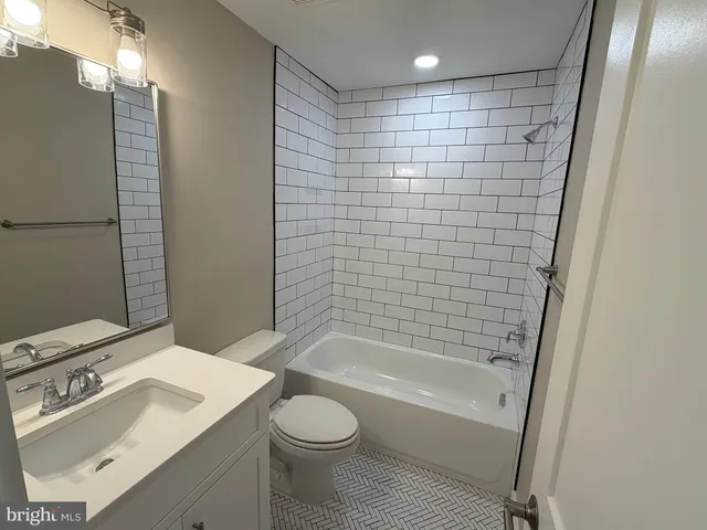 $2,800 | 6492 Vint Hill Road, Warrenton, VA 20187