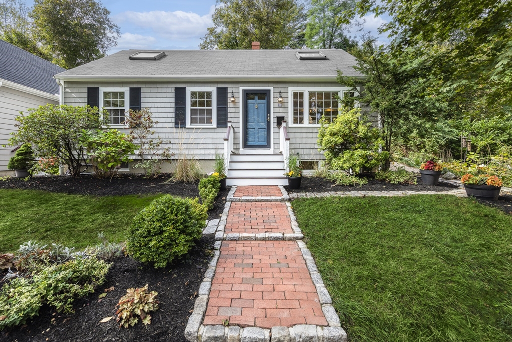 20 Cheever Avenue Marblehead, MA 01945 - Photo 3 of 38