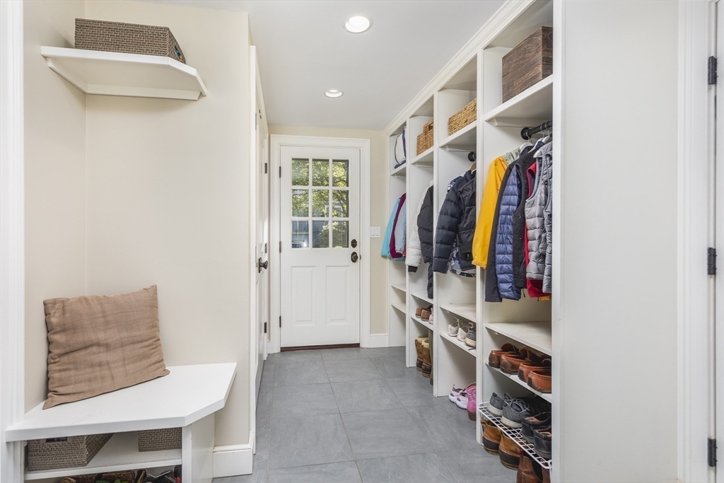 20 Cheever Avenue Marblehead, MA 01945 - Photo 5 of 38