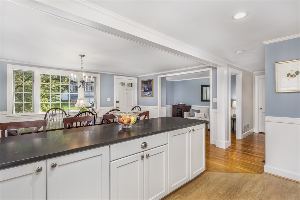 20 Cheever Avenue Marblehead, MA 01945 - Photo 6 of 38