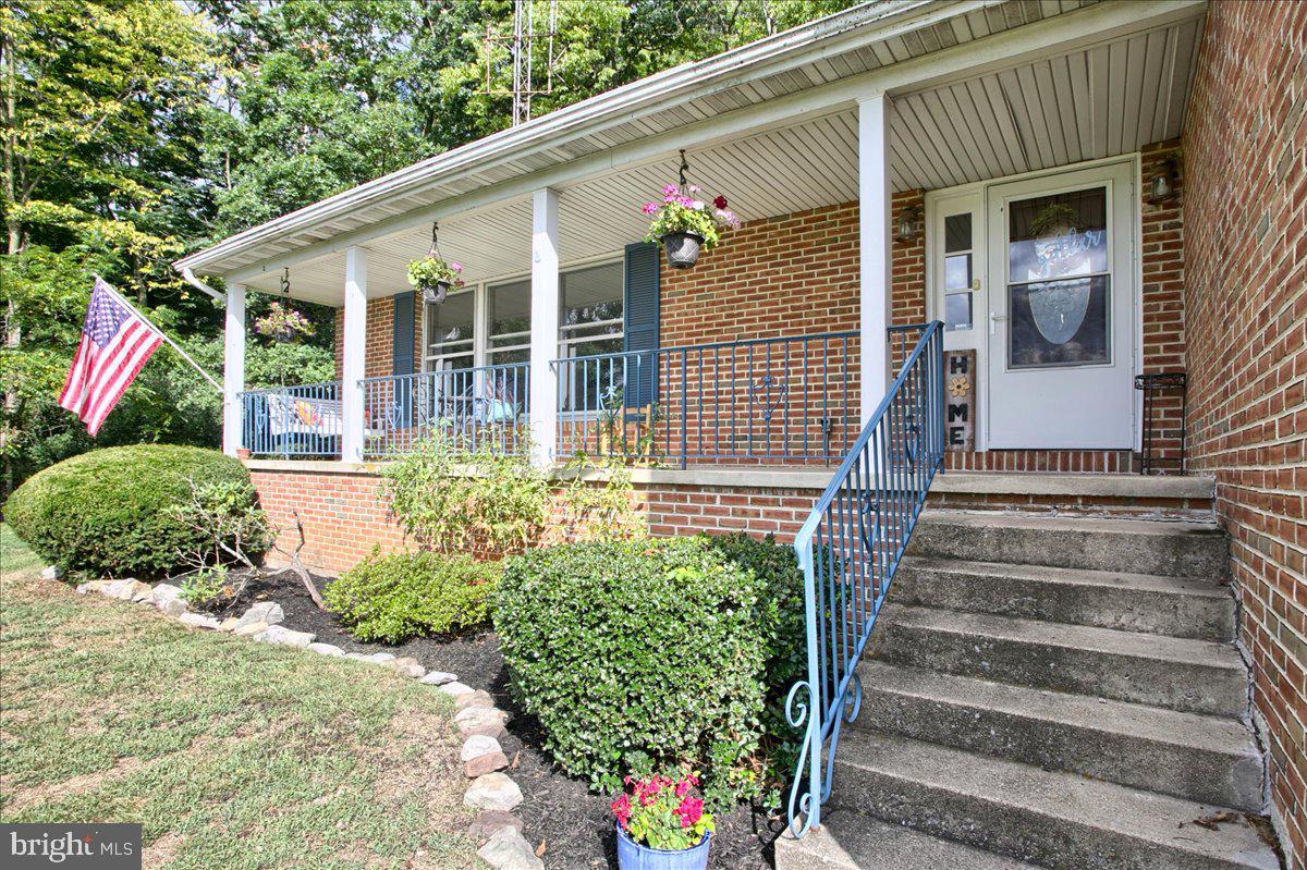 627 Alexander Spring Road Carlisle, PA 17015 - Photo 2 of 38 Gallery Image 2