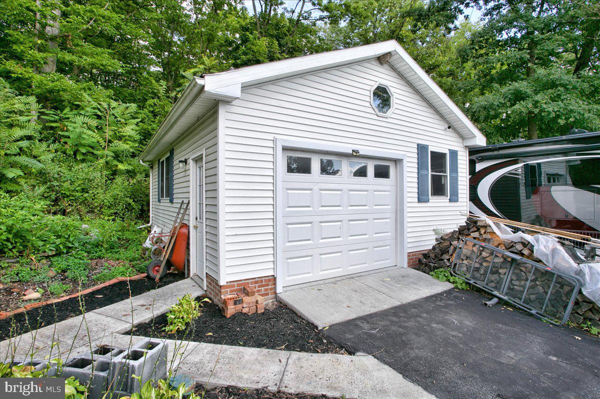 627 Alexander Spring Road Carlisle, PA 17015 - Photo 35 of 38 Gallery Image 35