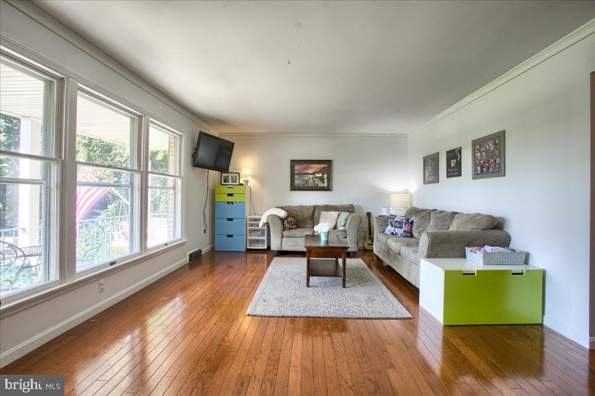 627 Alexander Spring Road Carlisle, PA 17015 - Photo 6 of 38 Gallery Image 6