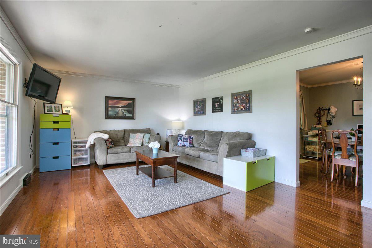 627 Alexander Spring Road Carlisle, PA 17015 - Photo 7 of 38 Gallery Image 7