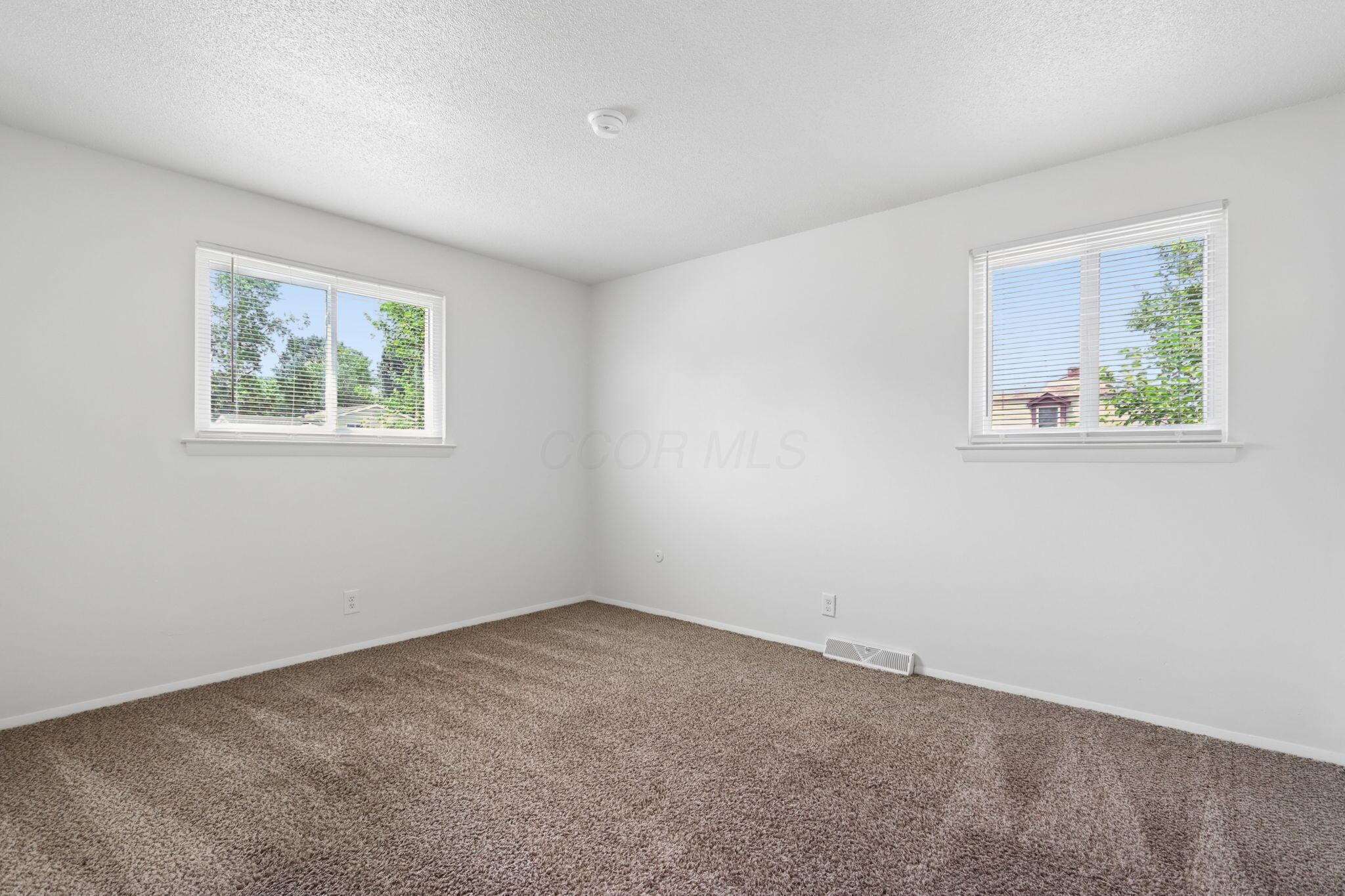4838 Refugee Road Columbus, OH 43232 - Photo 18 of 27 20-web-or-mls-4838-refugee-rd