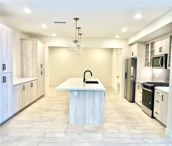 $4,500 | 16321 Dawn Way, Unit 203, Tustin, CA 92782