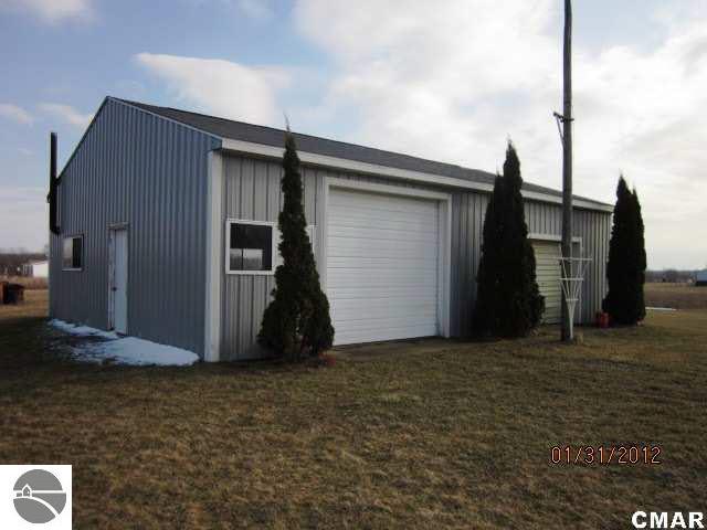 8040 Holland Lake Road Carson City, MI 48811 - Photo 15 of 16 1769994-14.JPG