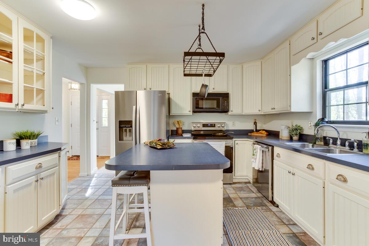 1432 Chesapeake Beach Road Owings, MD 20736 - Photo 16 of 64 Cute country kitchen