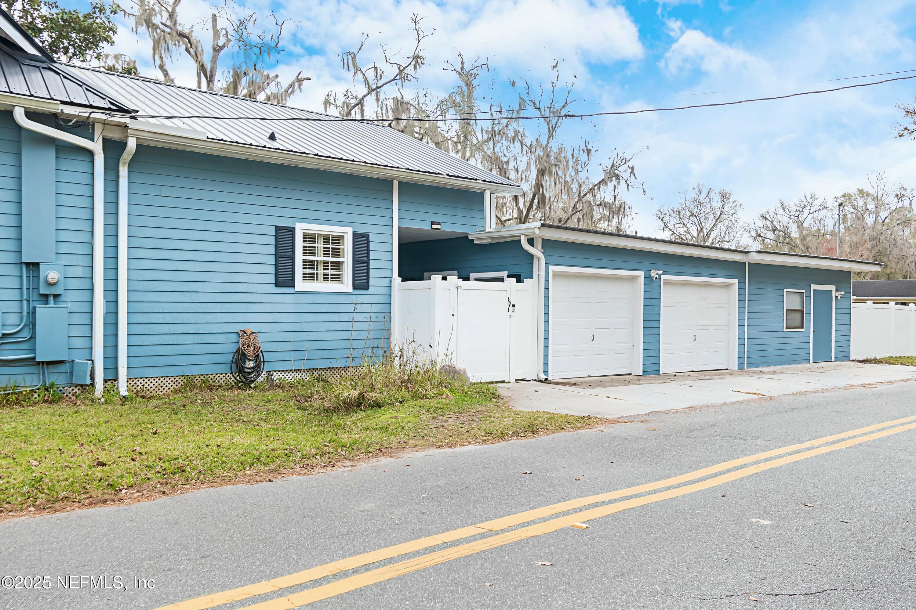 680 West Madison Street Starke, FL 32091 - Photo 21 of 22 a house with a outdoor space