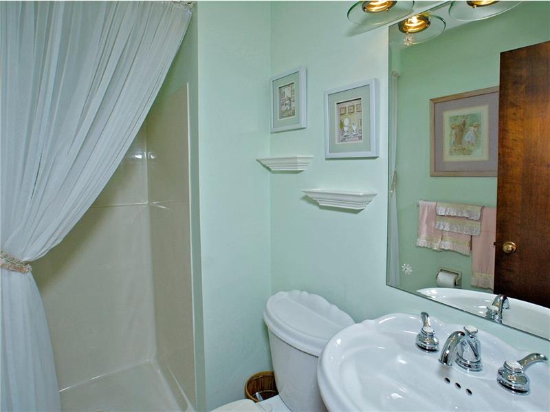 6009 Baker School Road Trafford, PA 15085 - Photo 15 of 25 Gallery Image 15