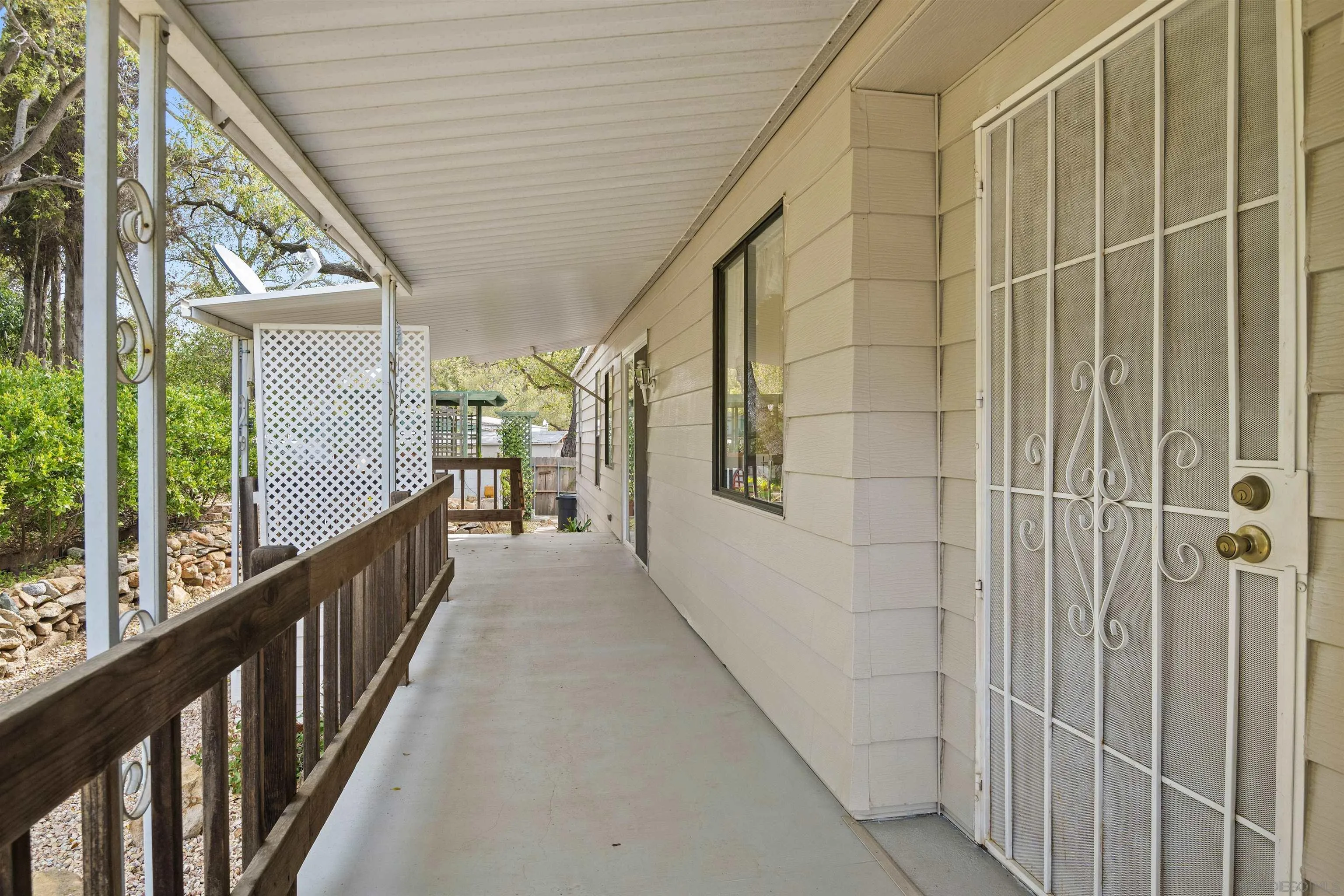 4747 Oak Crest Road, Unit 19 Fallbrook, CA 92028 - Photo 11 of 53 a view of a balcony
