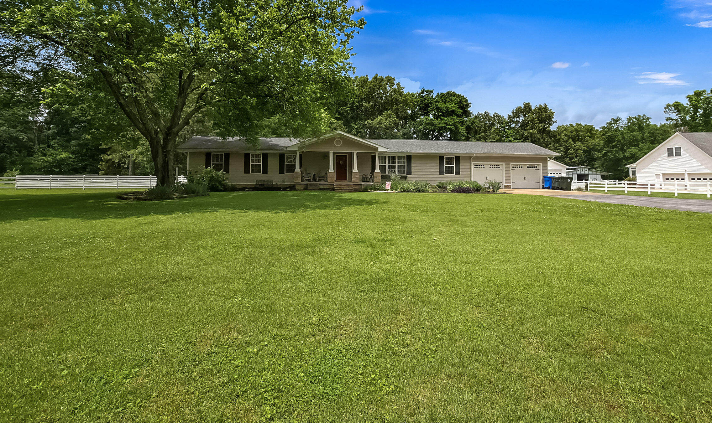 1649 East Boy Scout Road Hixson, TN 37343 - Photo 3 of 46 40-P1740129