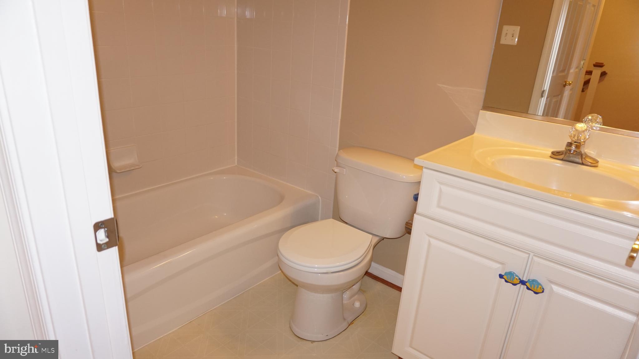 405 Main Street Gaithersburg, MD 20878 - Photo 11 of 26 Basement full bath