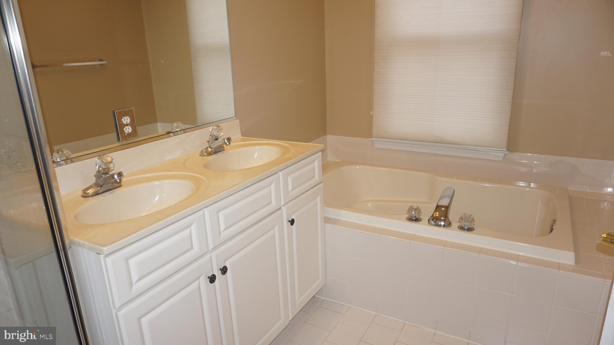 405 Main Street Gaithersburg, MD 20878 - Photo 15 of 26 Master Bath