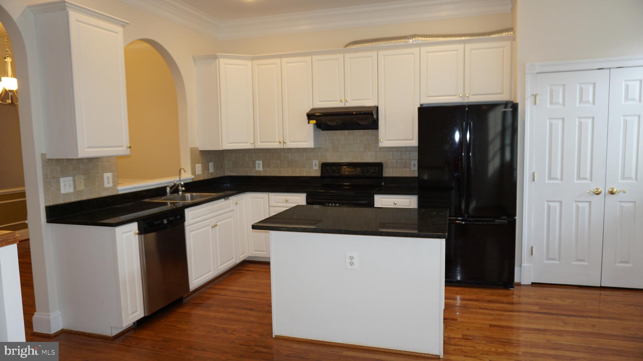 405 Main Street Gaithersburg, MD 20878 - Photo 4 of 26 Kitchen