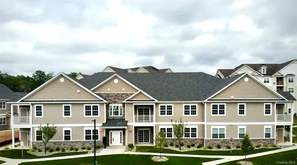 $2,800 | 227 Tower Ridge Circle, Unit 227, Middletown, NY 10941