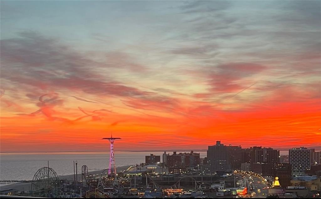 601 Surf Avenue, Unit 20J Brooklyn, NY 11224 - Photo 44 of 46 a view of a city with sunset