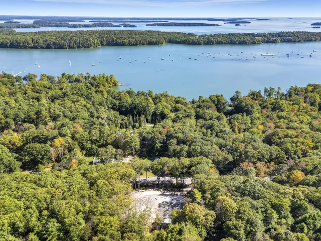 $1,899,000 | 56 South Freeport Road, Freeport, ME 04032
