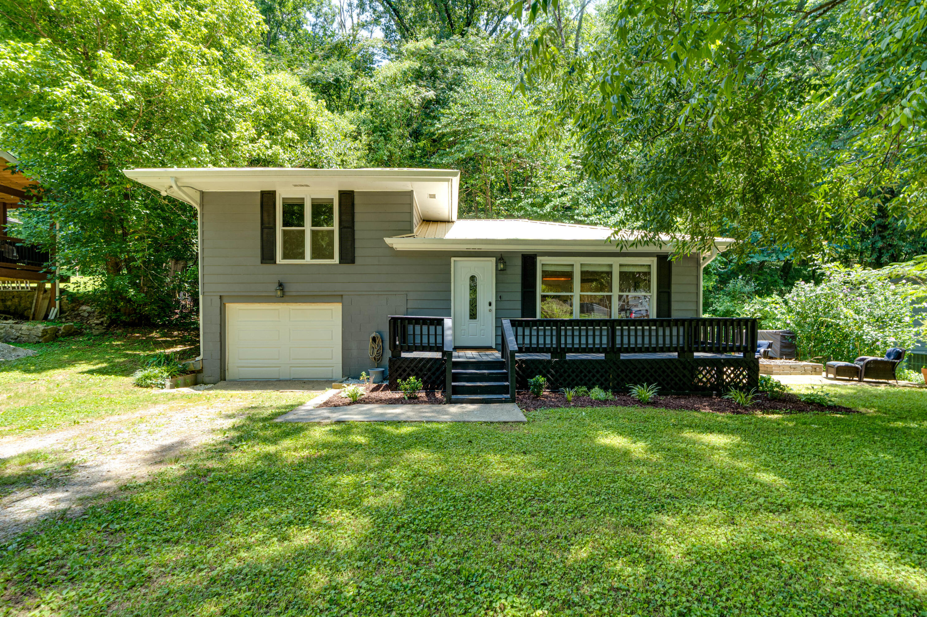 510 Lullwater Road Chattanooga, TN 37405 - Photo 1 of 26 510 Lullwater-1