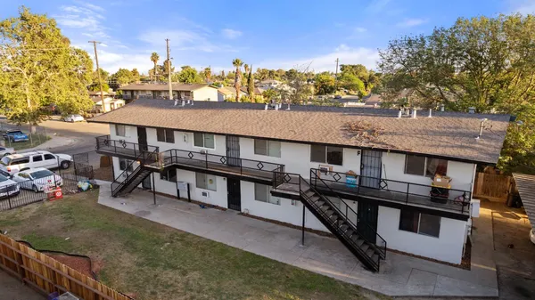 $825,000 | 2452 South 9th Street, Fresno, CA 93725