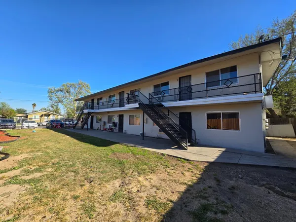 $825,000 | 2452 South 9th Street, Fresno, CA 93725