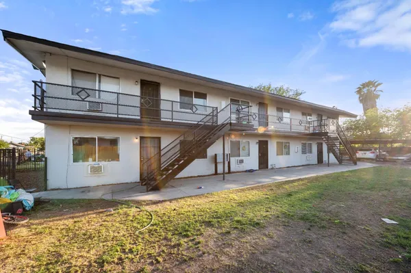 $825,000 | 2452 South 9th Street, Fresno, CA 93725