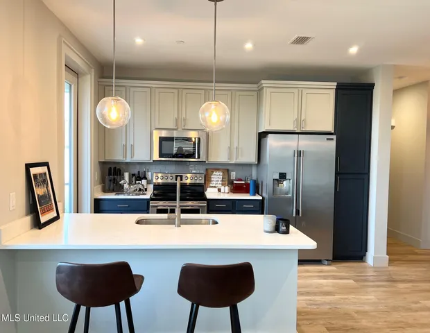 $275,000 | 2501 Bienville Boulevard, Unit 331, Ocean Springs, MS 39564