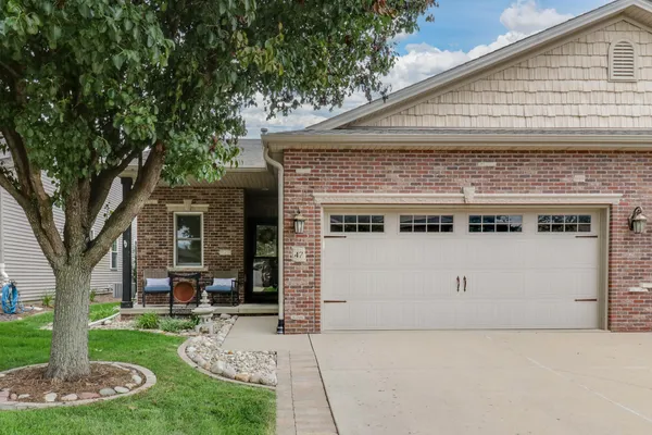 $384,900 | 47 Yukon Circle, Bloomington, IL 61705