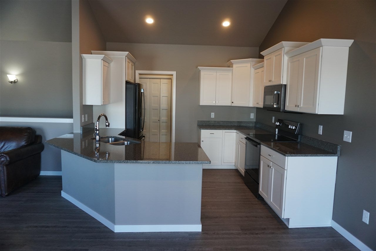 103 Cherry Lane Riverside, IA 52327 - Photo 6 of 20 Gallery Image 6