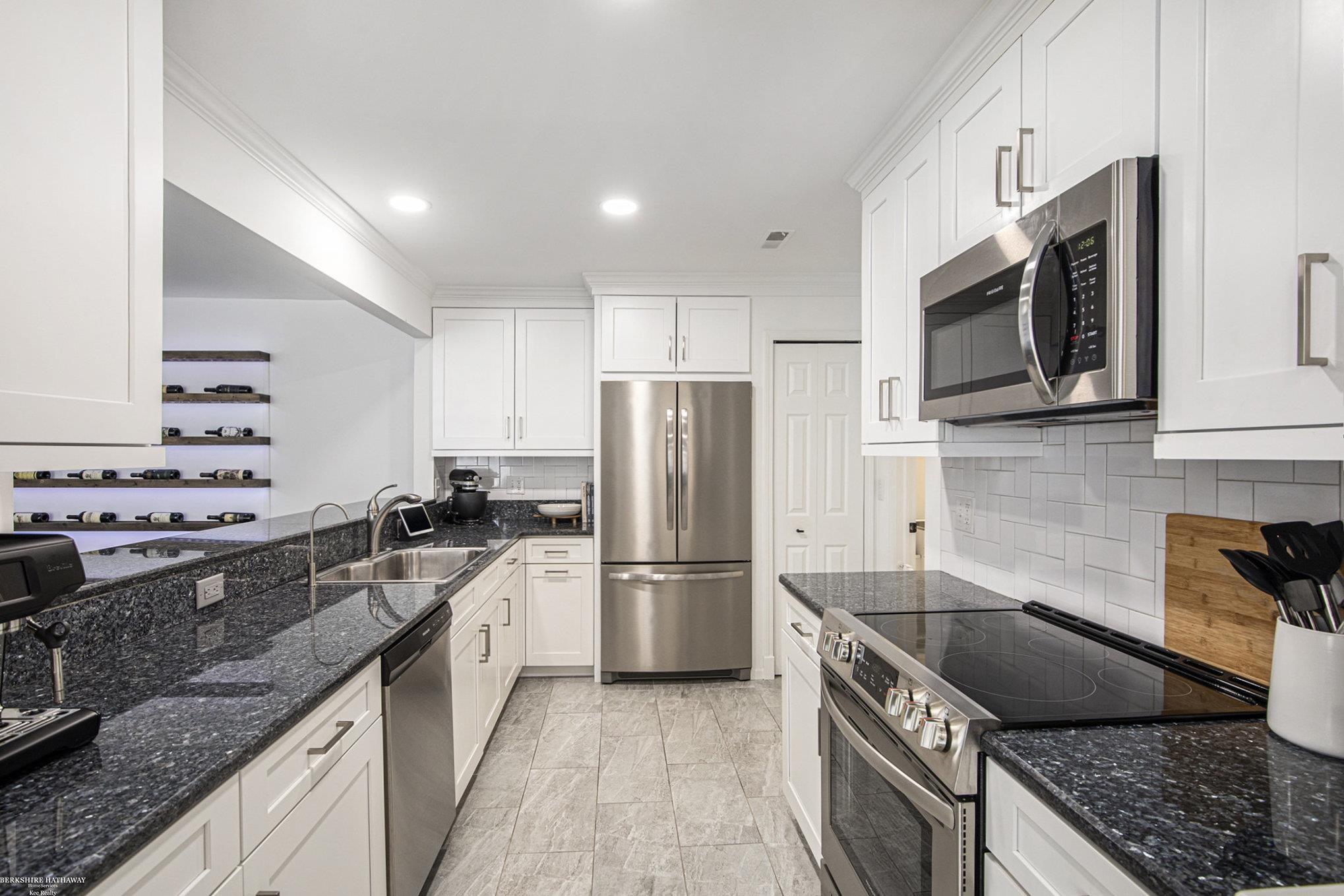1784 Flagstone Circle Rochester, MI 48307 - Photo 25 of 44 Kitchen Appliances Includ