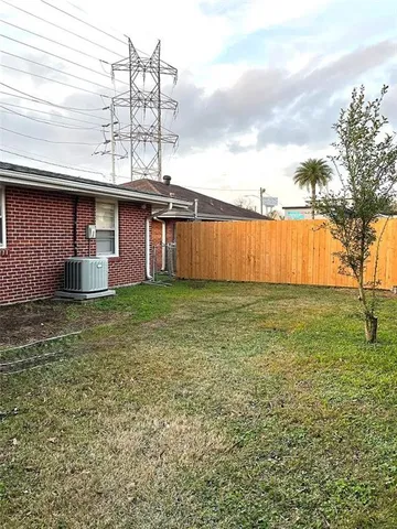 $1,600 | 4 Gretna Boulevard, Gretna, LA 70053