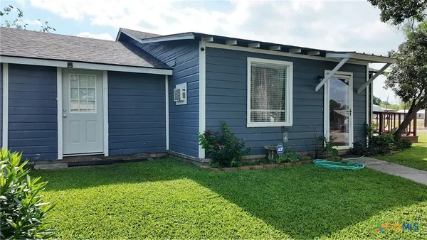$125,000 | 305 Dunn Street, Cuero, TX 77954