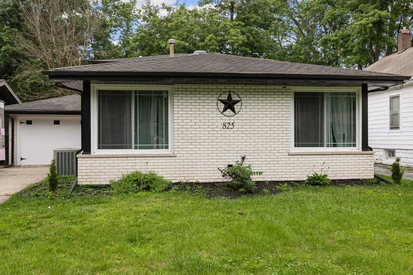 $300,000 | 825 Cherry Lane, Thornton, IL 60476