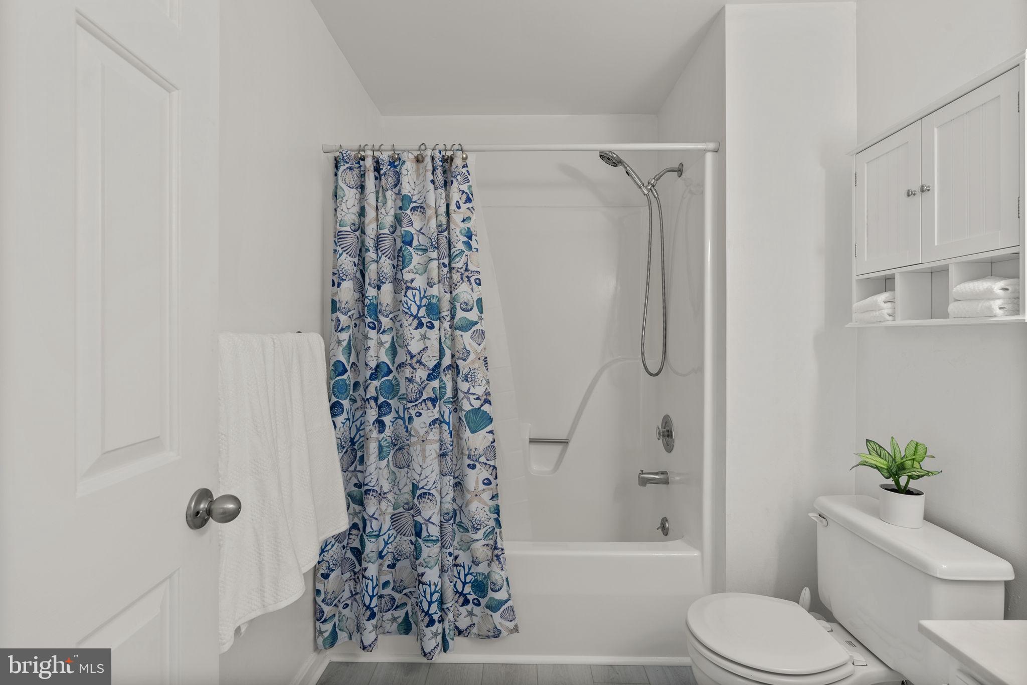 731 McCann Road Severna Park, MD 21146 - Photo 29 of 46 Upper Level - Full Bathroom