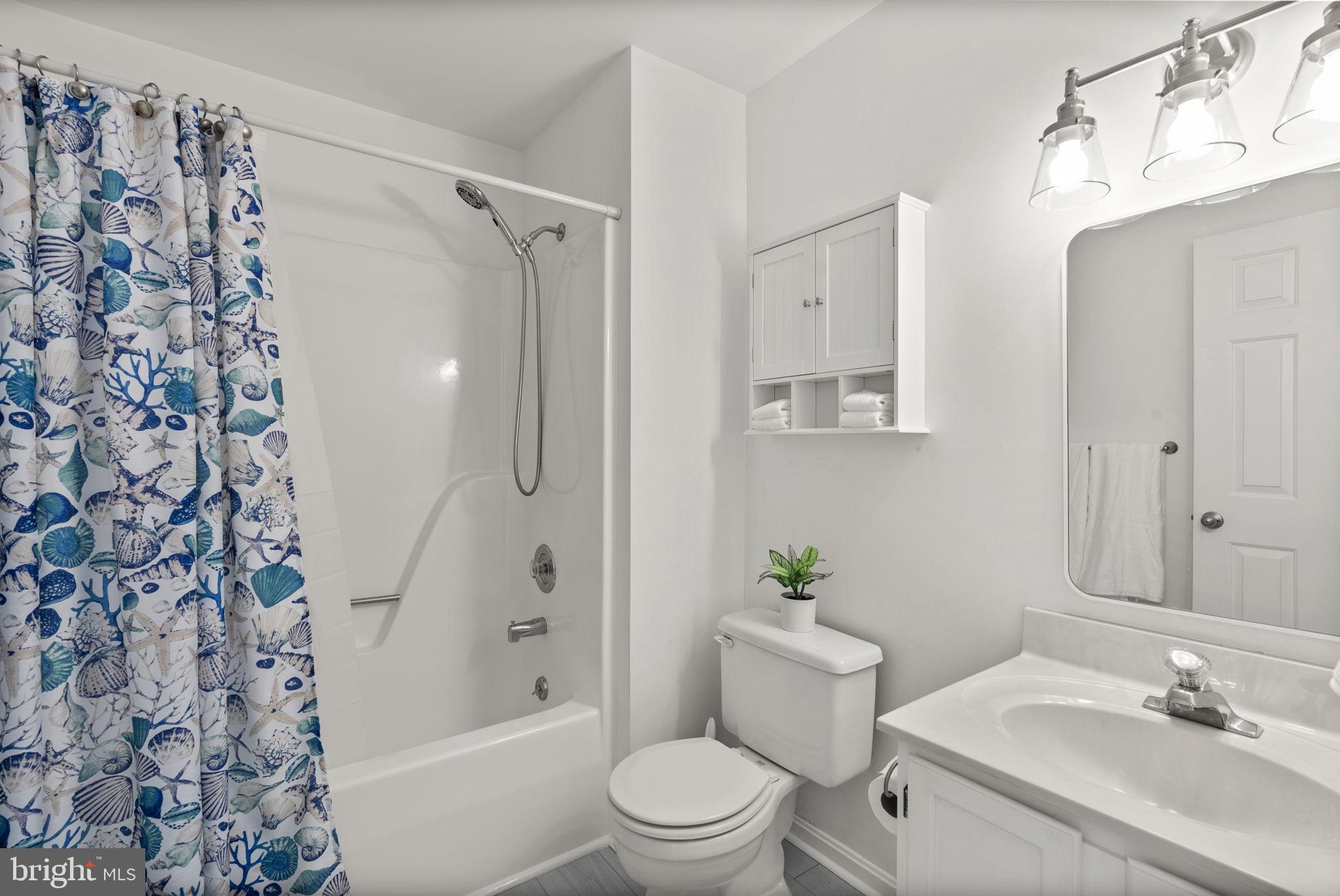 731 McCann Road Severna Park, MD 21146 - Photo 30 of 46 Upper Level - Full Bathroom