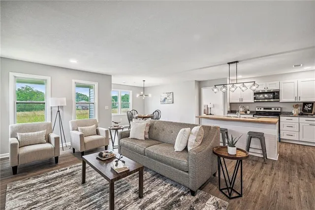 $269,900 | 4603 Appleton Avenue, Kansas City, MO 64133