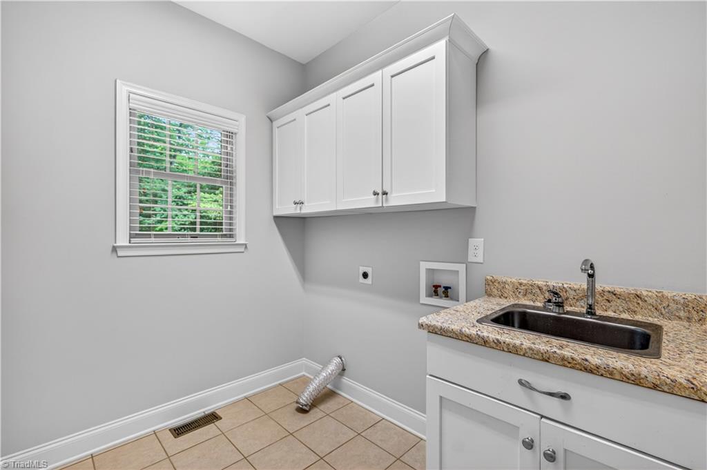 5414 Rambling Road Greensboro, NC 27409 - Photo 28 of 37