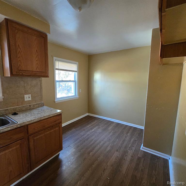 6741 Evergreen Road Detroit, MI 48228 - Photo 6 of 21