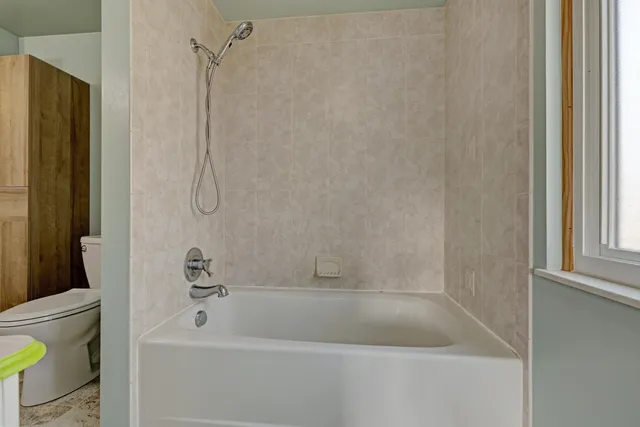 $279,900 | 654 Alan Drive, Lake Orion, MI 48362