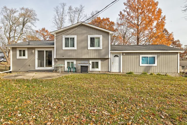 $279,900 | 654 Alan Drive, Lake Orion, MI 48362