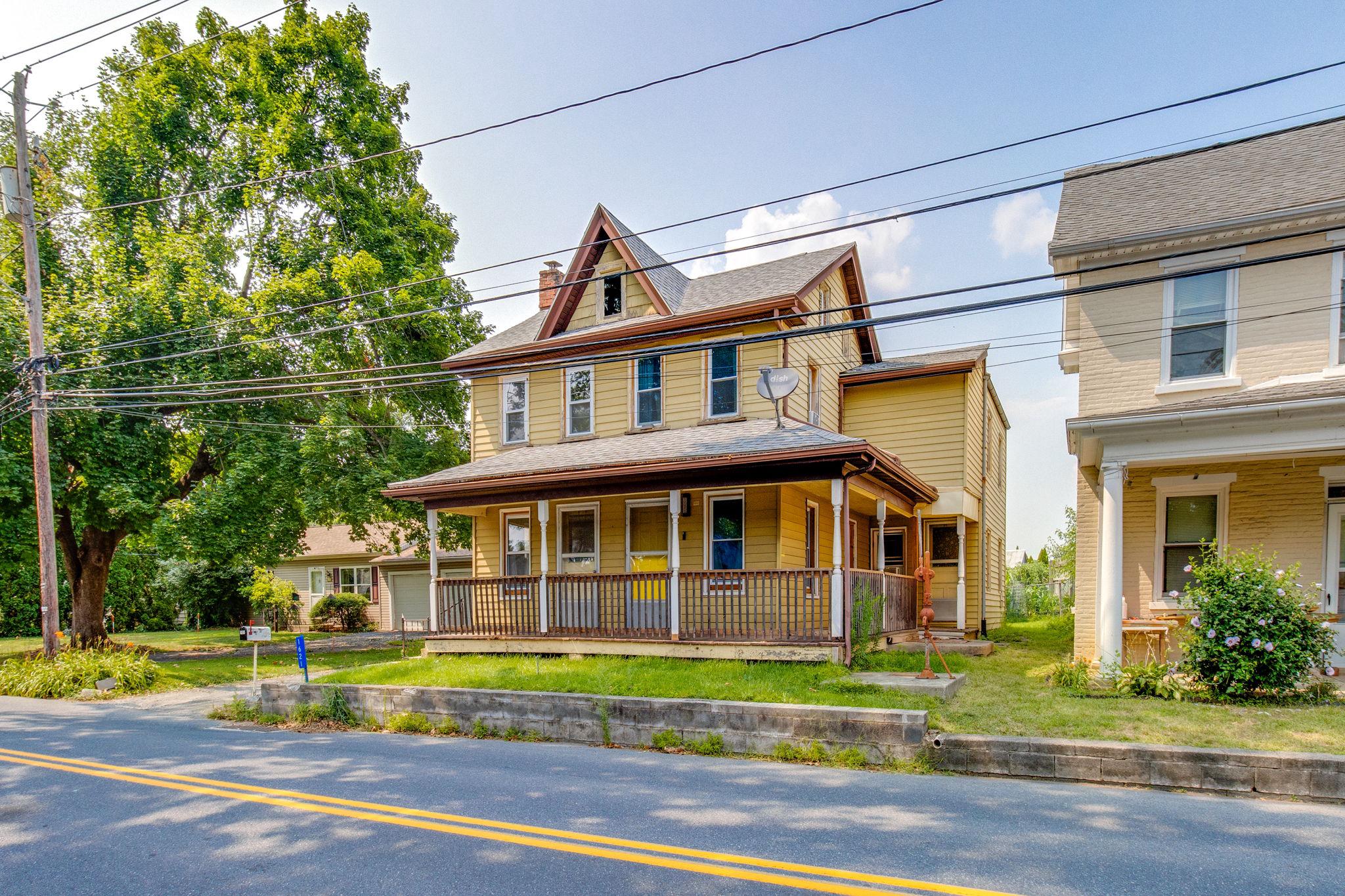 1621 Eden Road Lancaster, PA 17601 - Photo 1 of 40 Front View