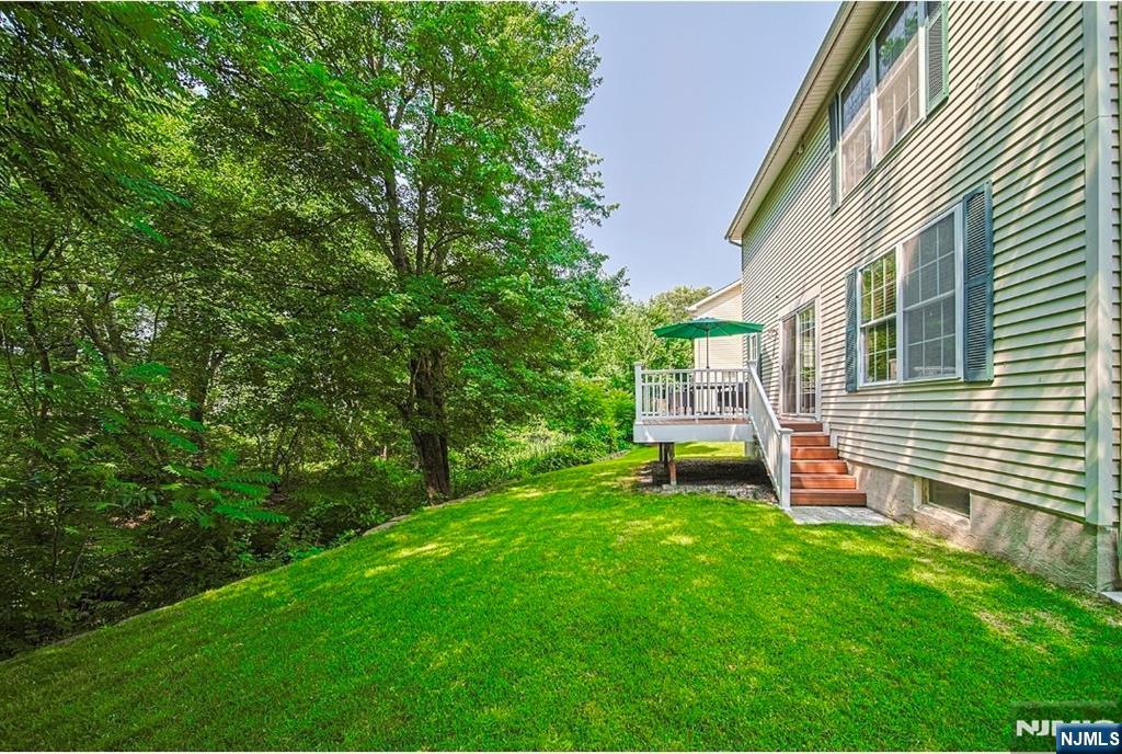705 Gettysburg Place Paramus, NJ 07652 - Photo 31 of 32
