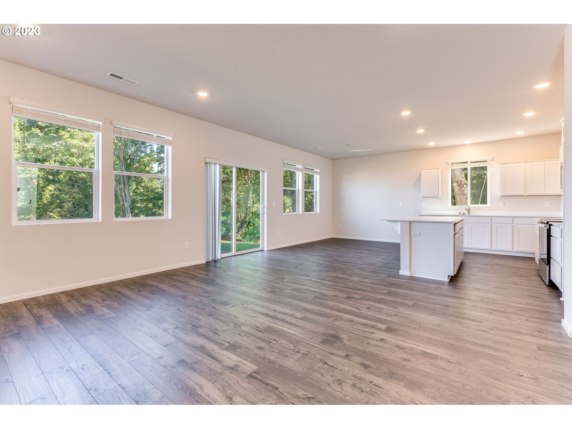 103 Cedar Springs Loop Kalama, WA 98625 - Photo 12 of 32 Gallery Image 12